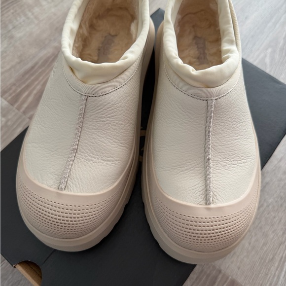 UGG Tasman Weather Hybrid | Women’s 8 / Men’s 7 | Waterproof | With Box - Picture 2 of 4